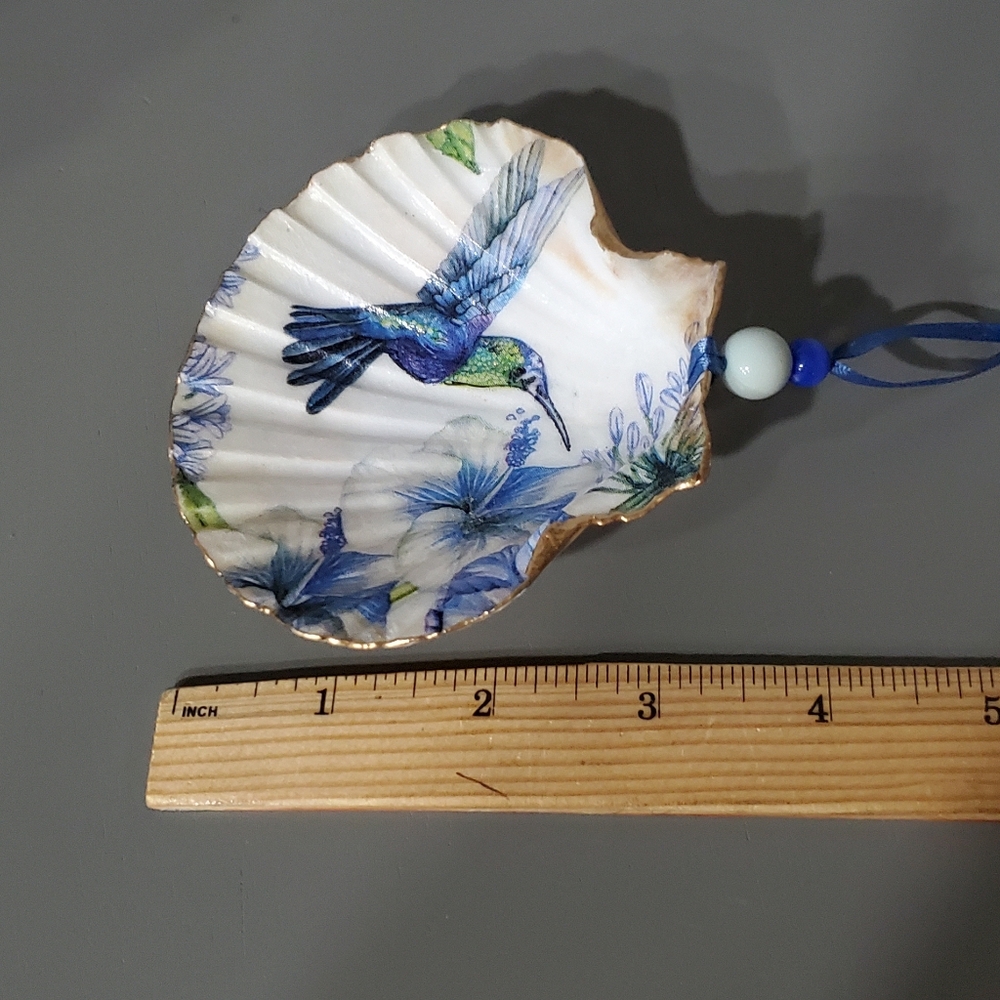 Scallop Shell Ornament Hummingbird Design โ๏ธ๐โ๏ธ - Picture 3 of 4
